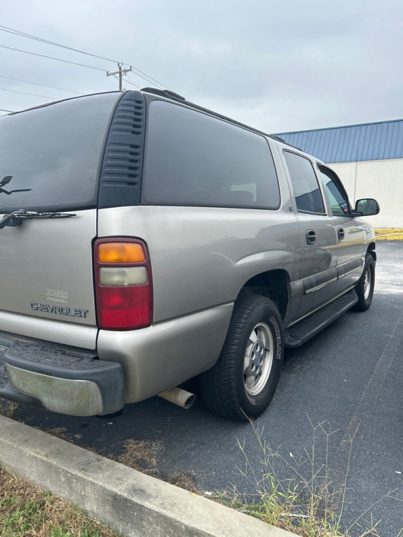 2002 Chevrolet Suburban Image 7