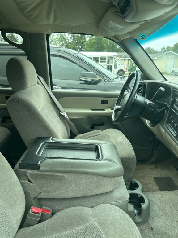 2002 Chevrolet Suburban Image 8