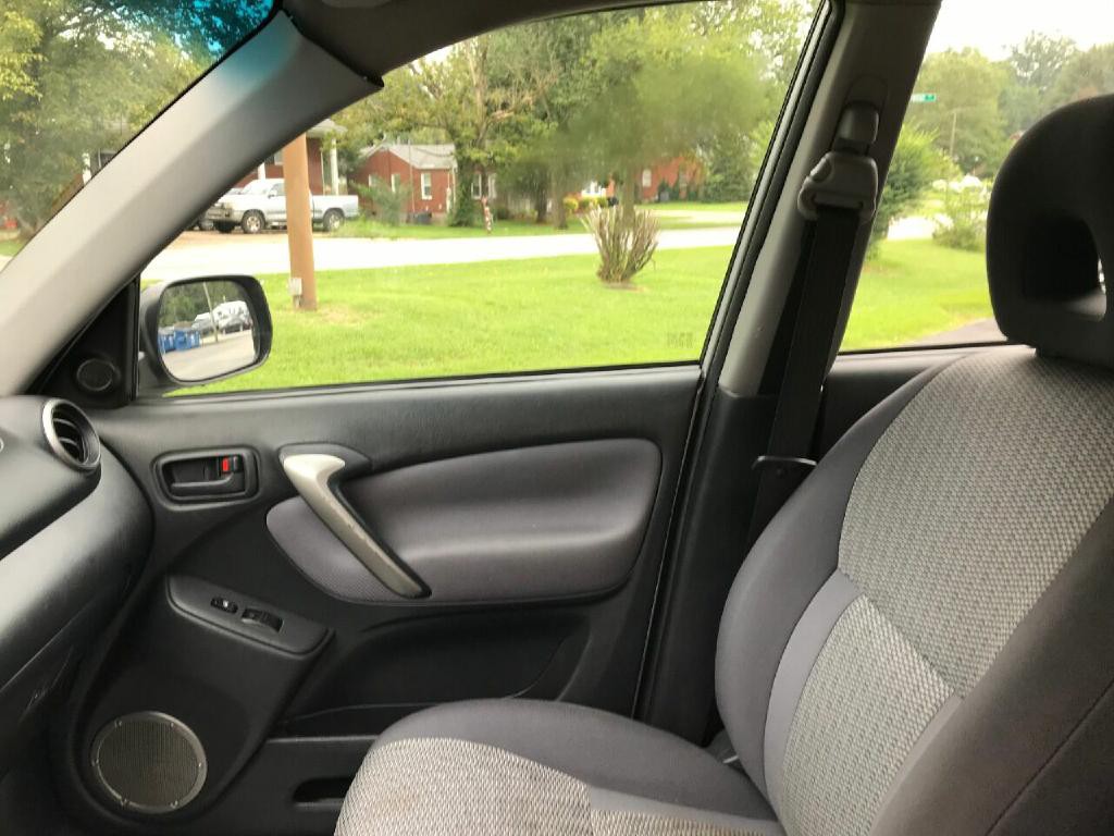 2004 Toyota Rav4 Image 10