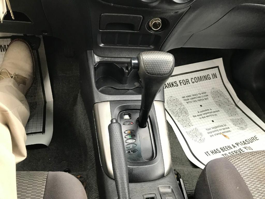 2004 Toyota Rav4 Image 16