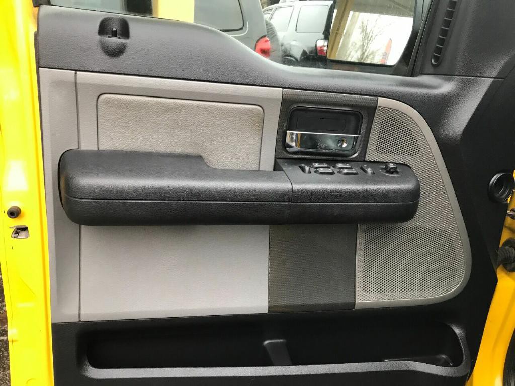 2004 Ford F-150 Image 10