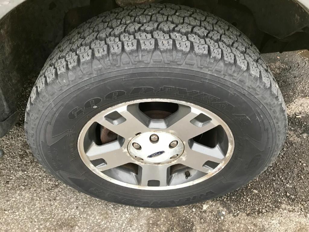 2004 Ford F-150 Image 37