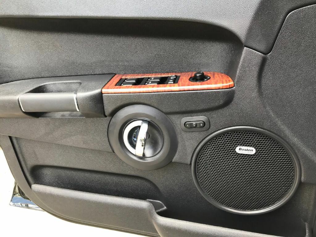2008 Jeep Commander Image 14