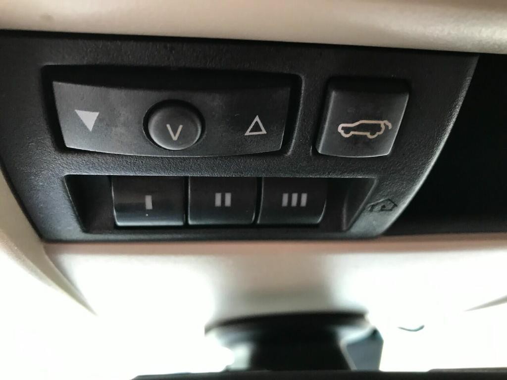 2008 Jeep Commander Image 17