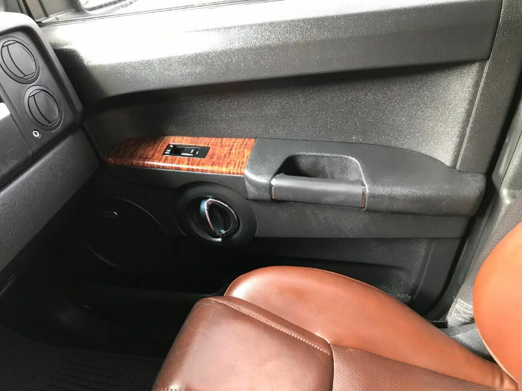 2008 Jeep Commander Image 23