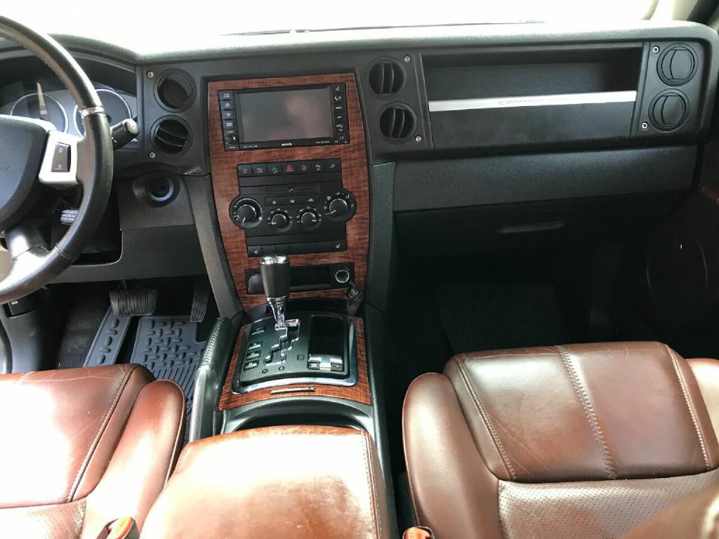 2008 Jeep Commander Image 38