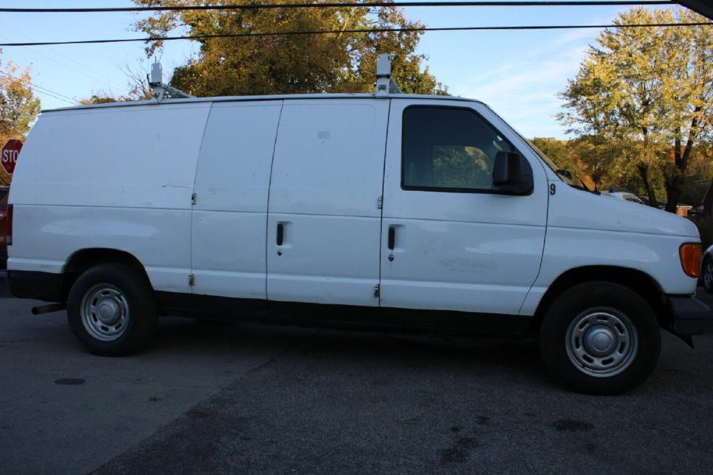 2006 Ford E-Series Image 2