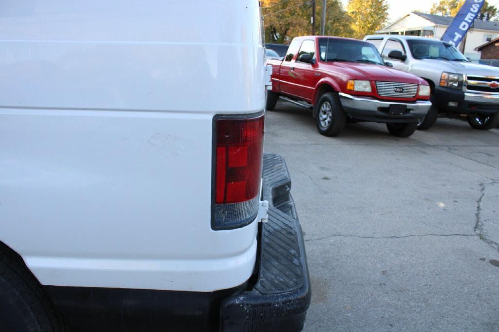 2006 Ford E-Series Image 10