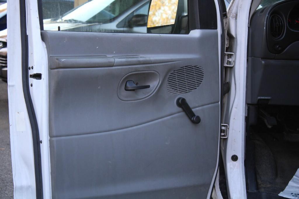 2006 Ford E-Series Image 13