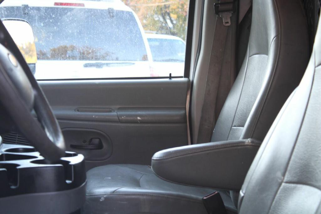 2006 Ford E-Series Image 14