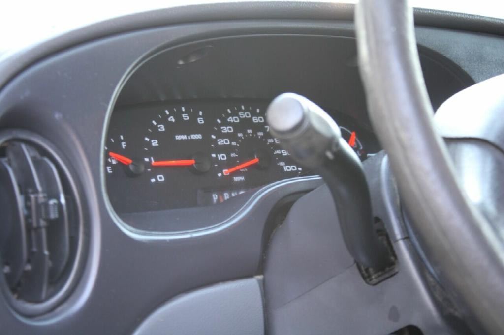 2006 Ford E-Series Image 15