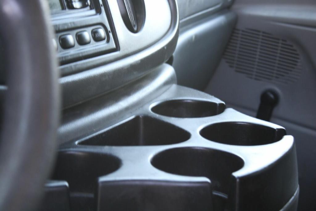 2006 Ford E-Series Image 16