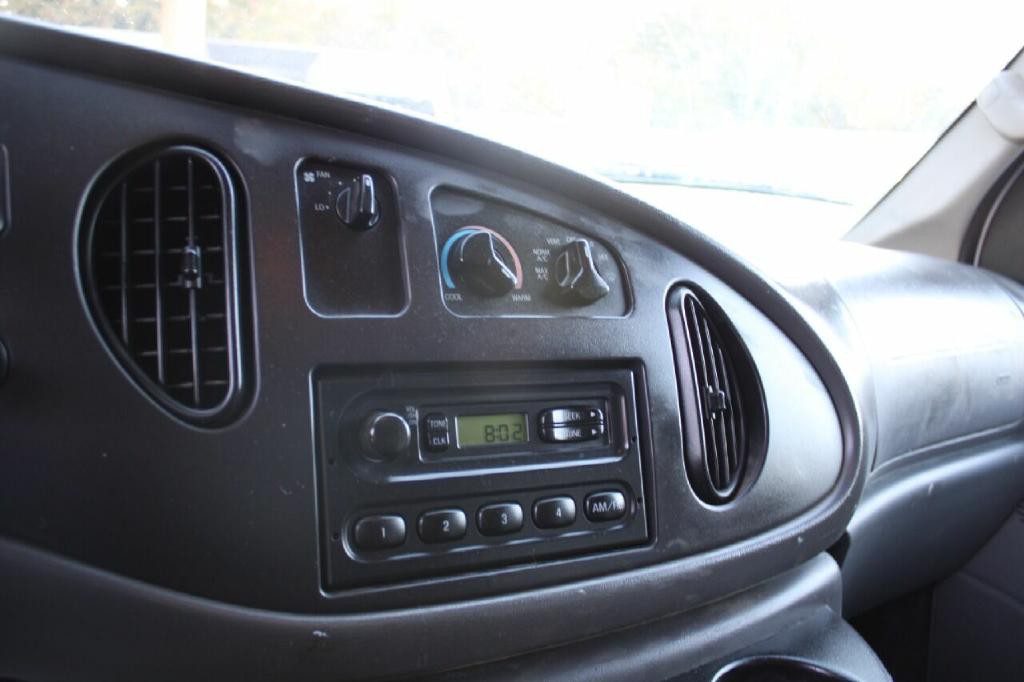 2006 Ford E-Series Image 19