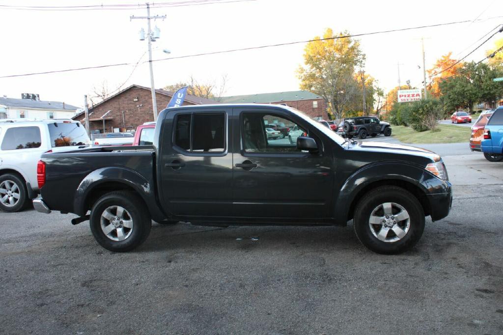 2013 Nissan Frontier Image 2