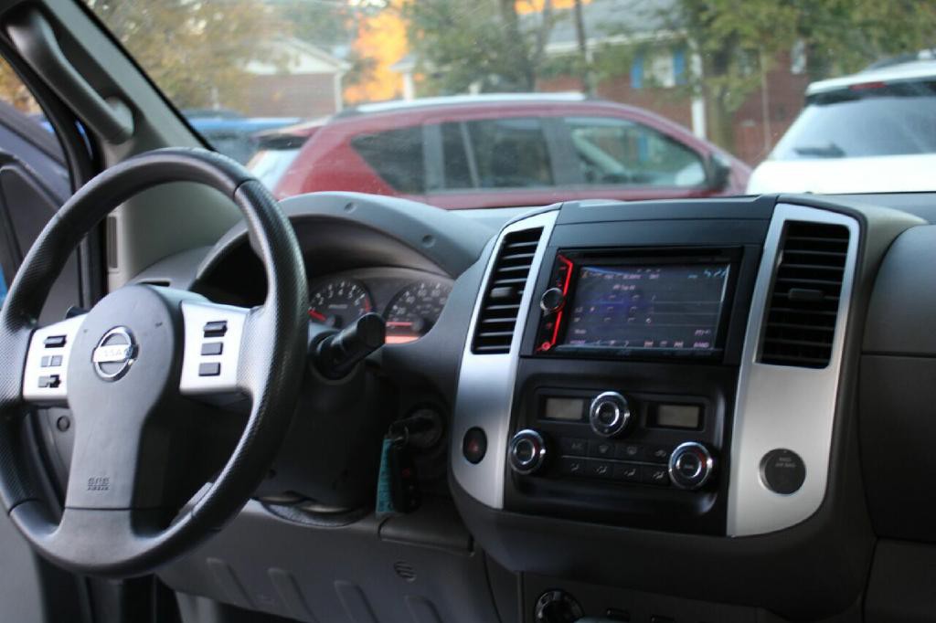 2013 Nissan Frontier Image 16