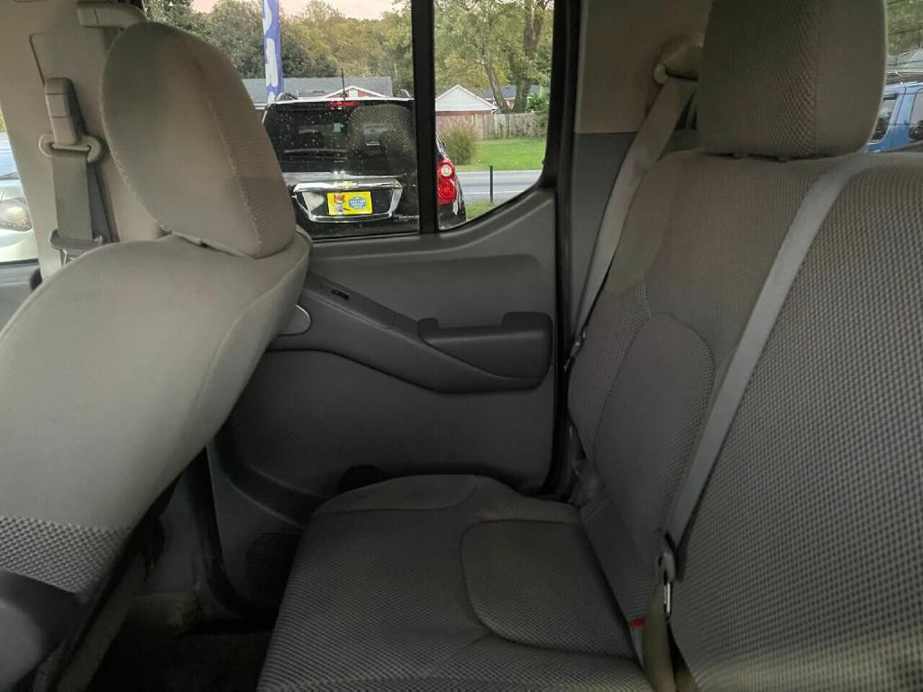 2013 Nissan Frontier Image 26