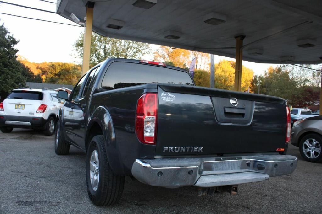 2013 Nissan Frontier Image 32
