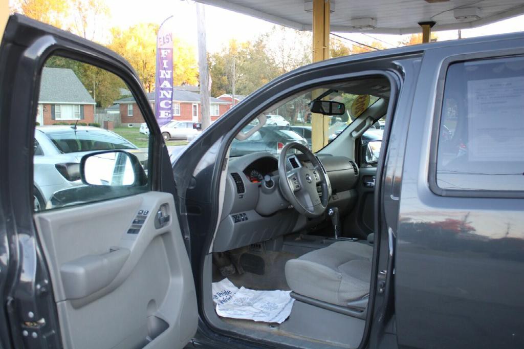 2013 Nissan Frontier Image 33