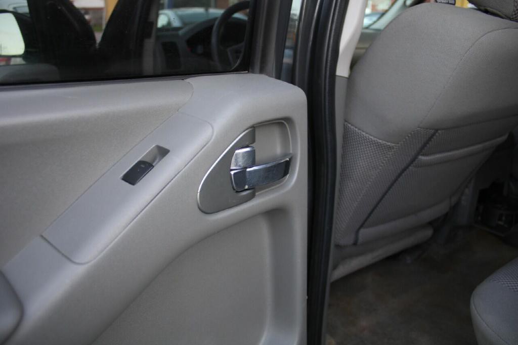 2013 Nissan Frontier Image 39