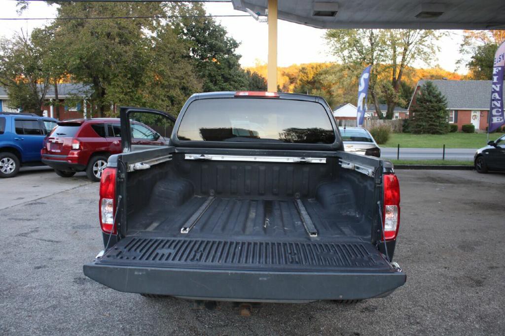 2013 Nissan Frontier Image 40