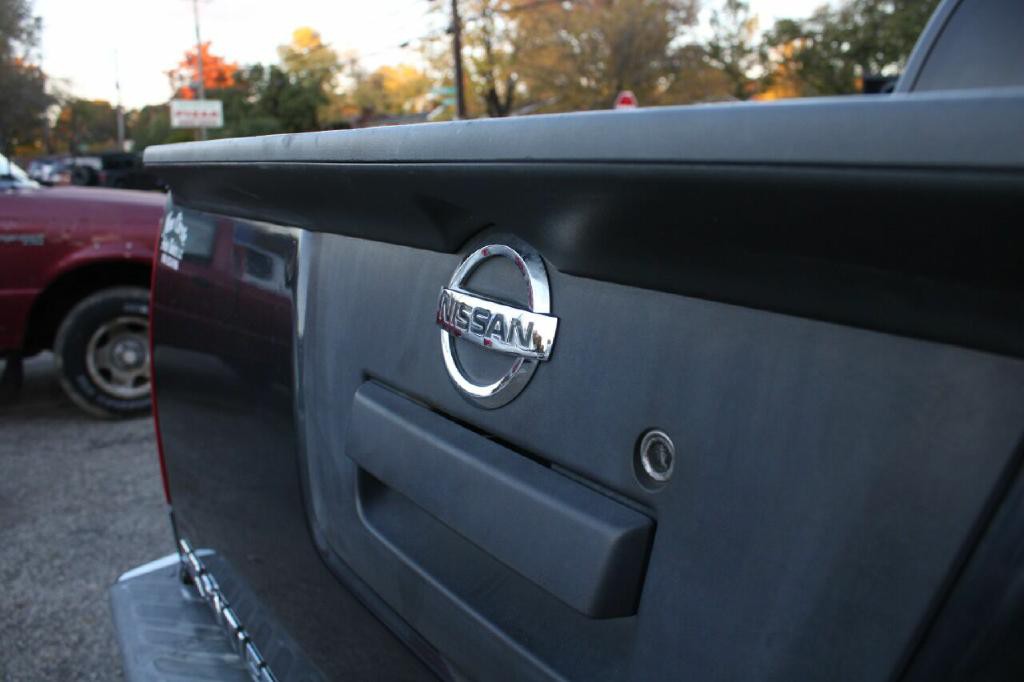 2013 Nissan Frontier Image 42