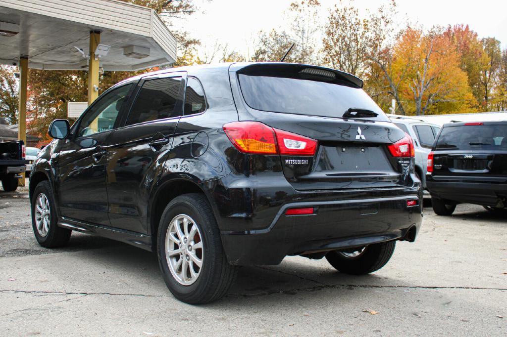 2012 Mitsubishi Outlander Image 5