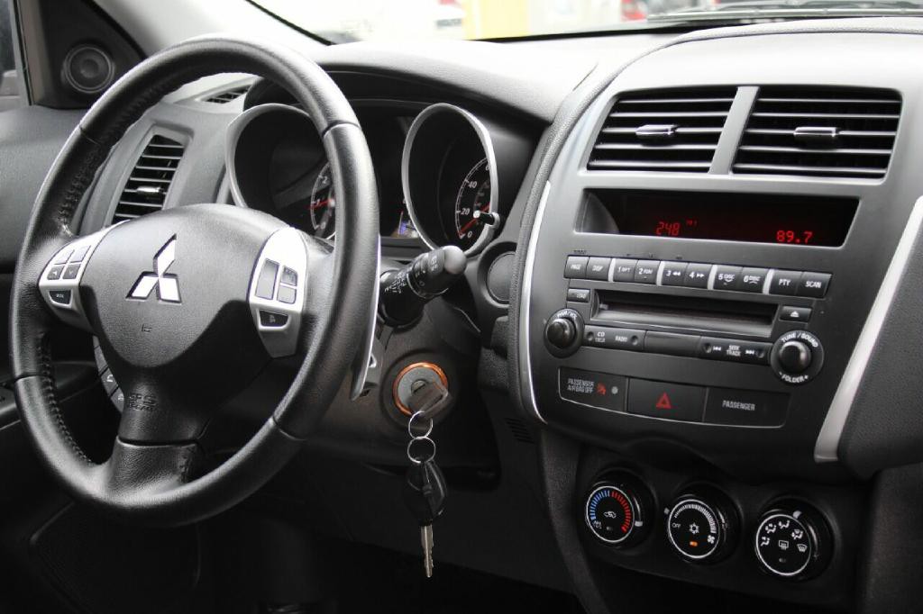 2012 Mitsubishi Outlander Image 12