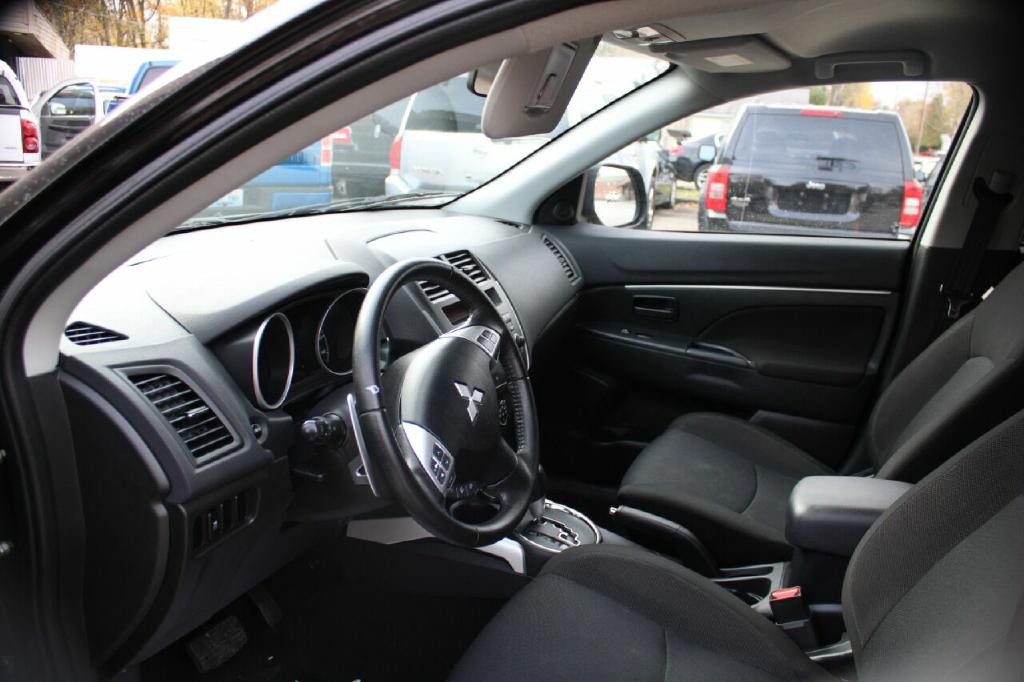 2012 Mitsubishi Outlander Image 13