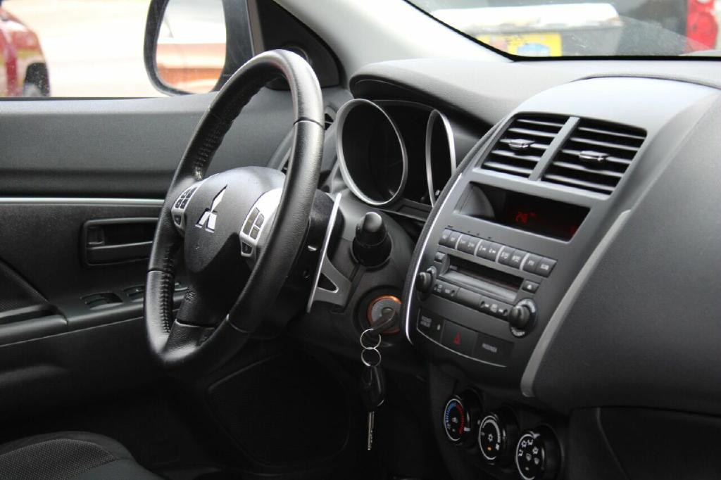 2012 Mitsubishi Outlander Image 14