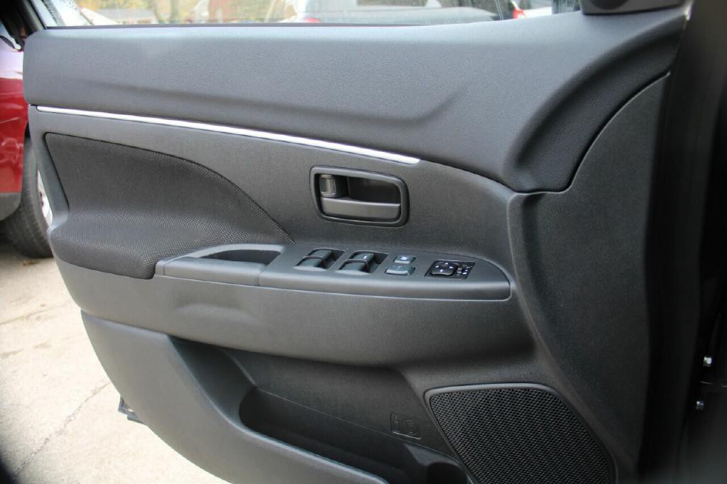 2012 Mitsubishi Outlander Image 19