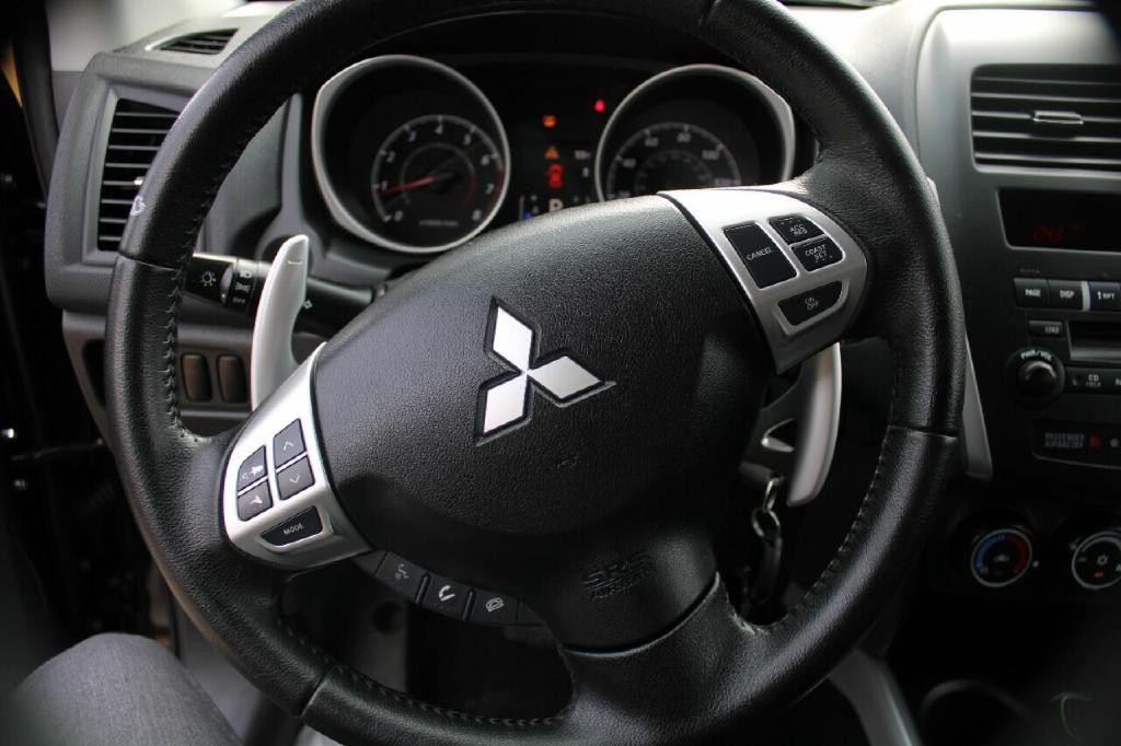 2012 Mitsubishi Outlander Image 20