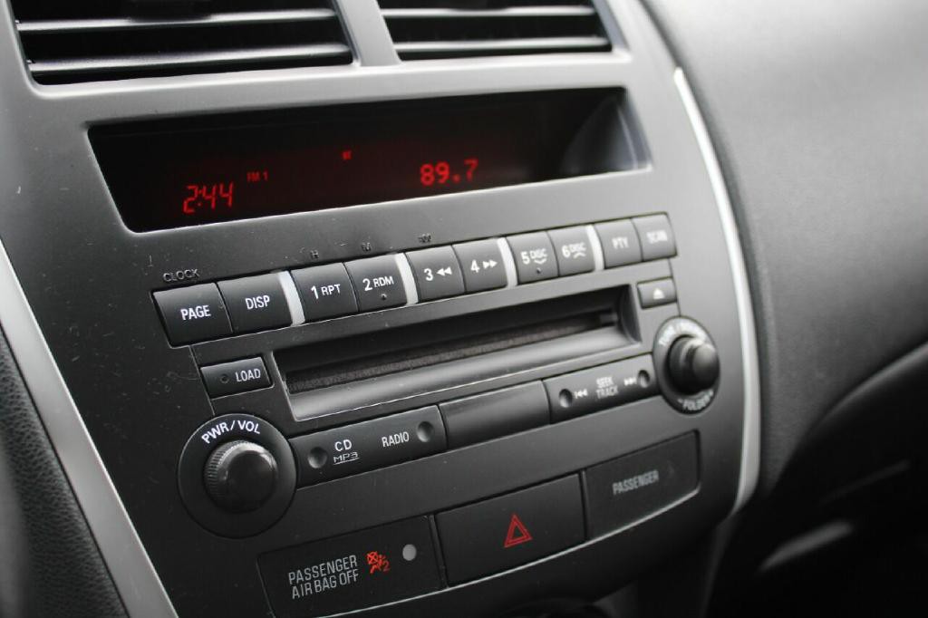 2012 Mitsubishi Outlander Image 22