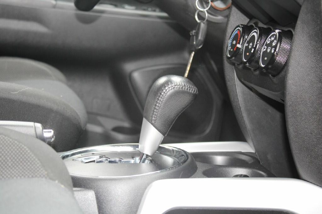 2012 Mitsubishi Outlander Image 24