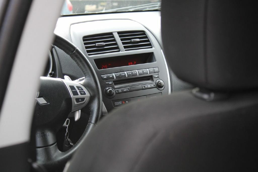 2012 Mitsubishi Outlander Image 29