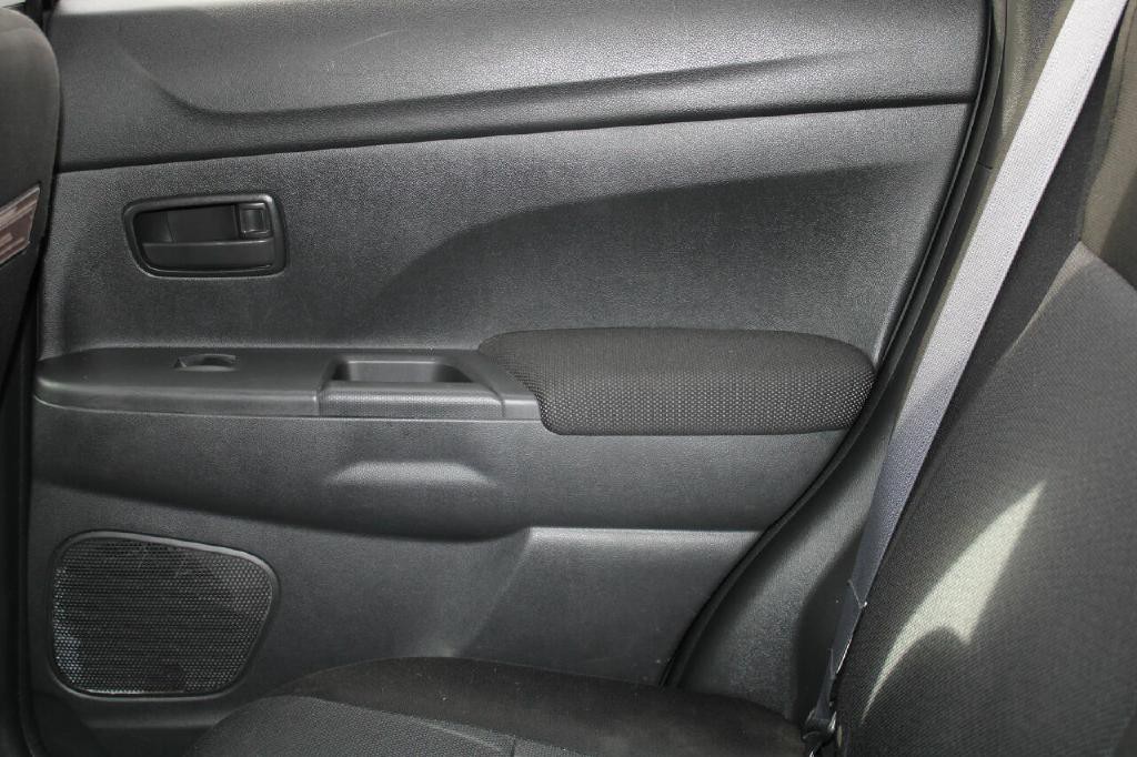2012 Mitsubishi Outlander Image 31
