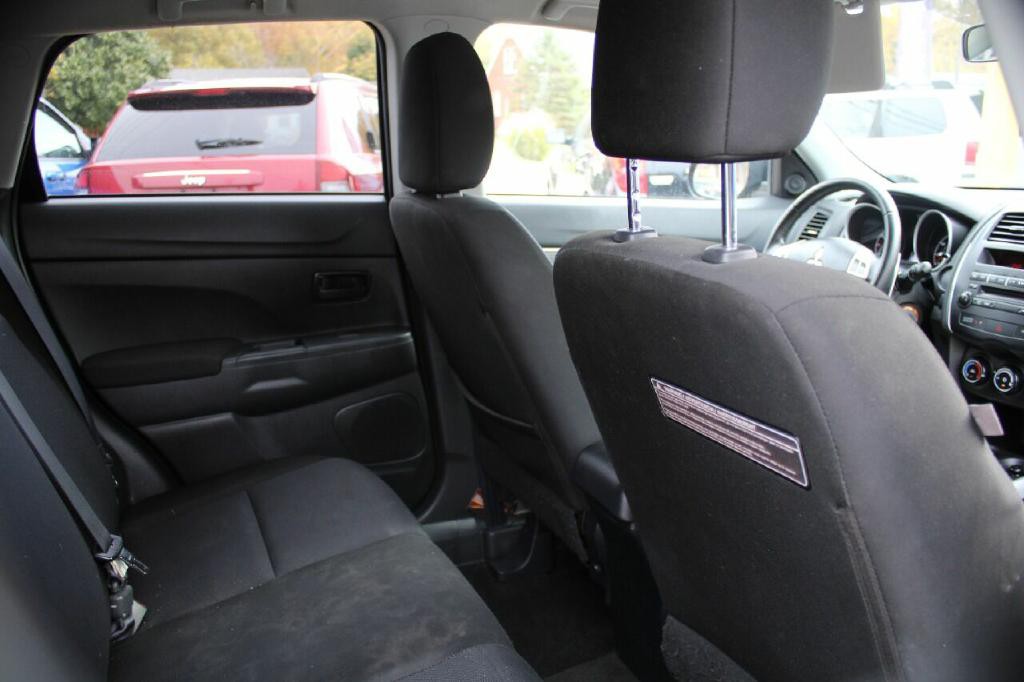 2012 Mitsubishi Outlander Image 32
