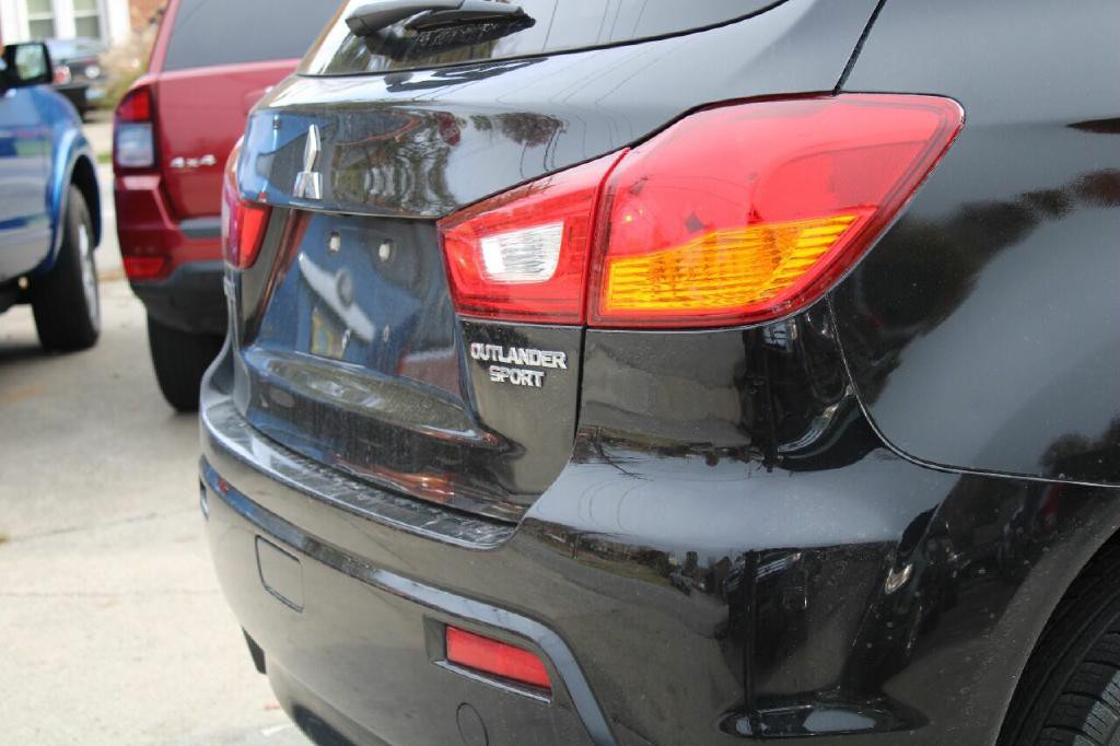 2012 Mitsubishi Outlander Image 38