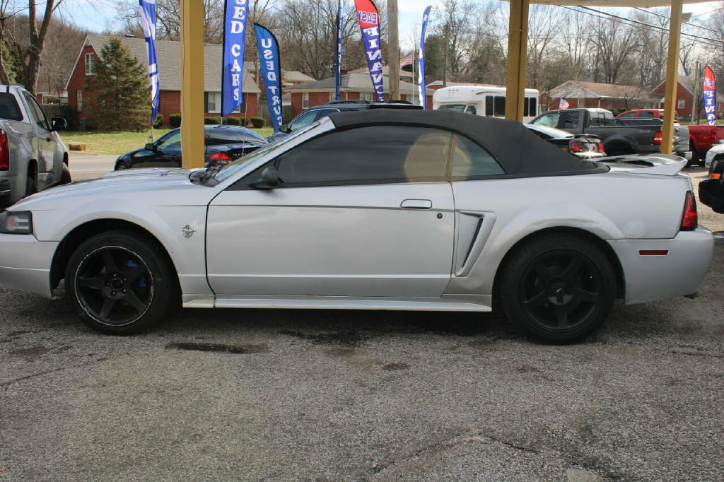 2004 Ford Mustang Image 6