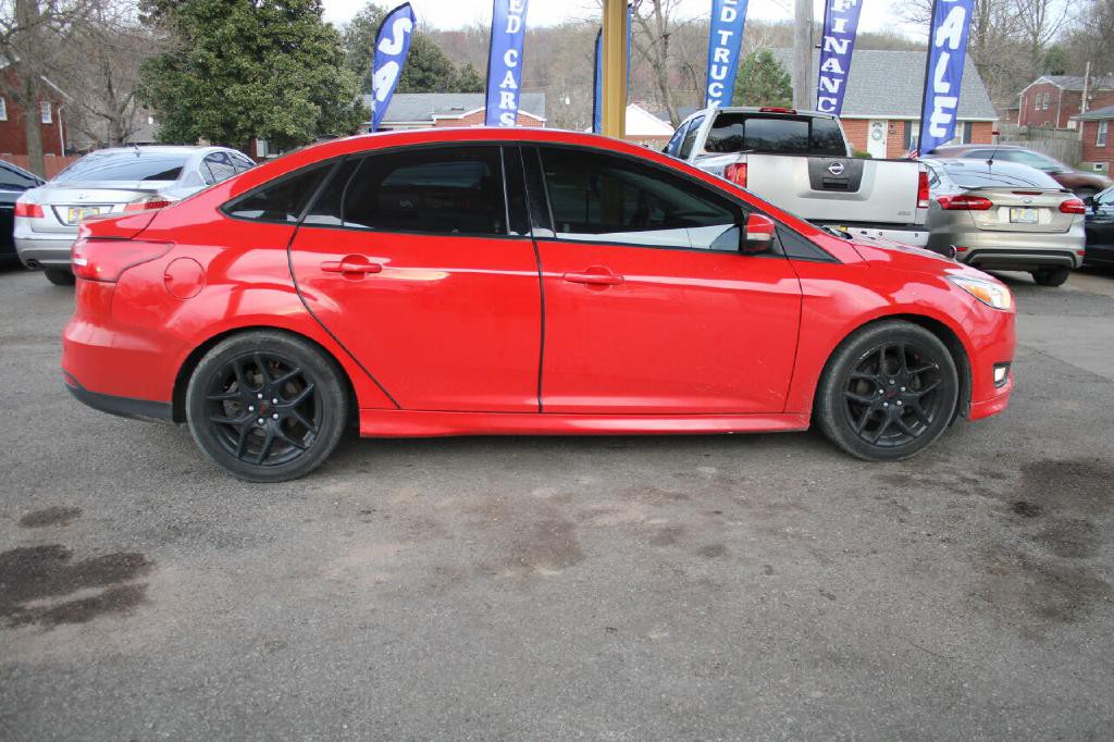 2016 Ford Focus Image 2