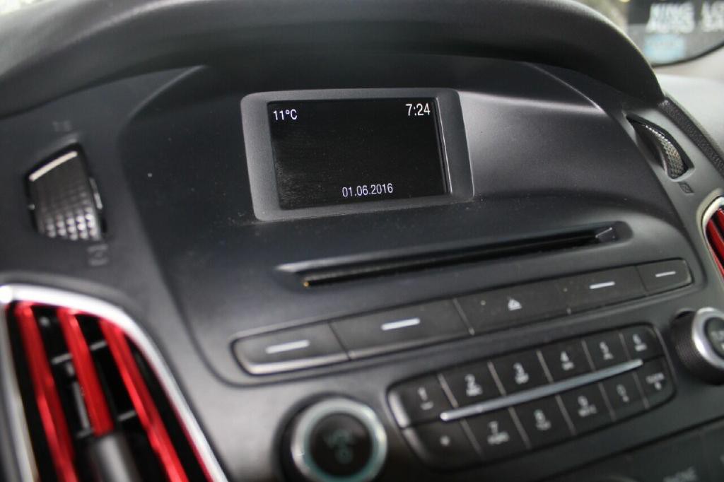 2016 Ford Focus Image 18