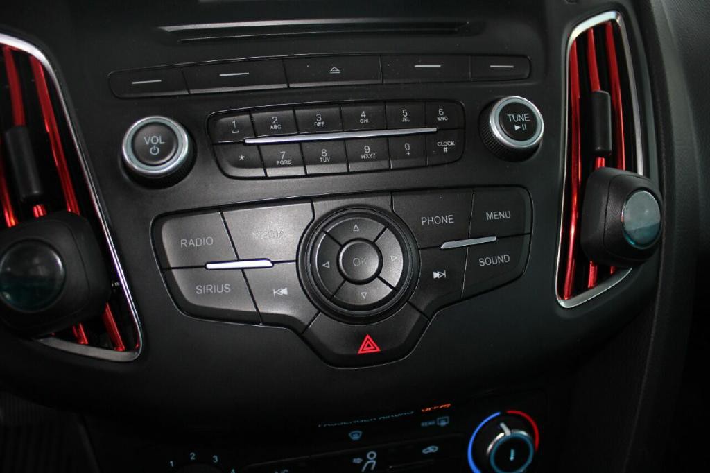 2016 Ford Focus Image 19