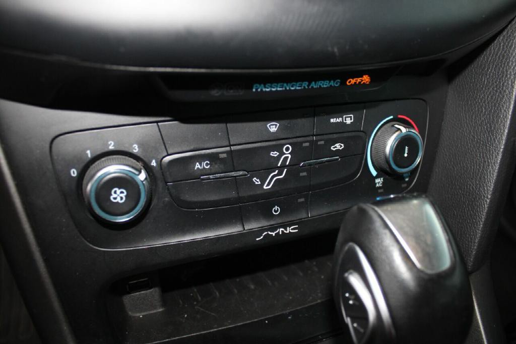 2016 Ford Focus Image 20