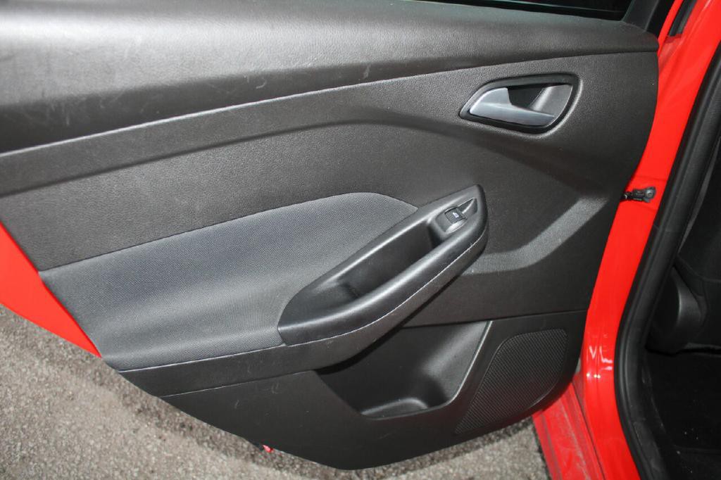 2016 Ford Focus Image 23