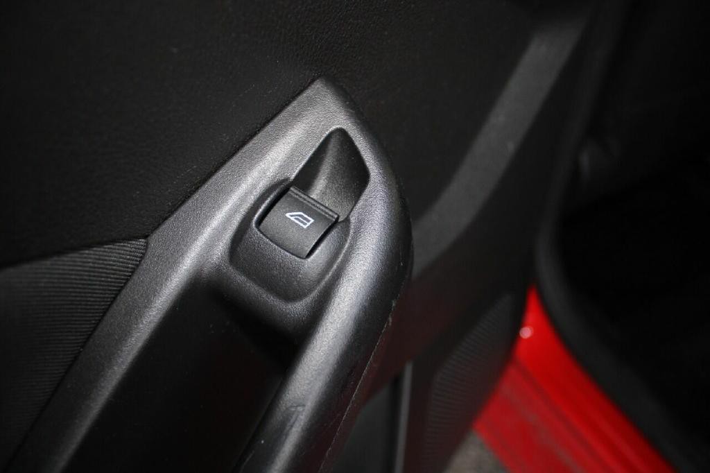 2016 Ford Focus Image 24