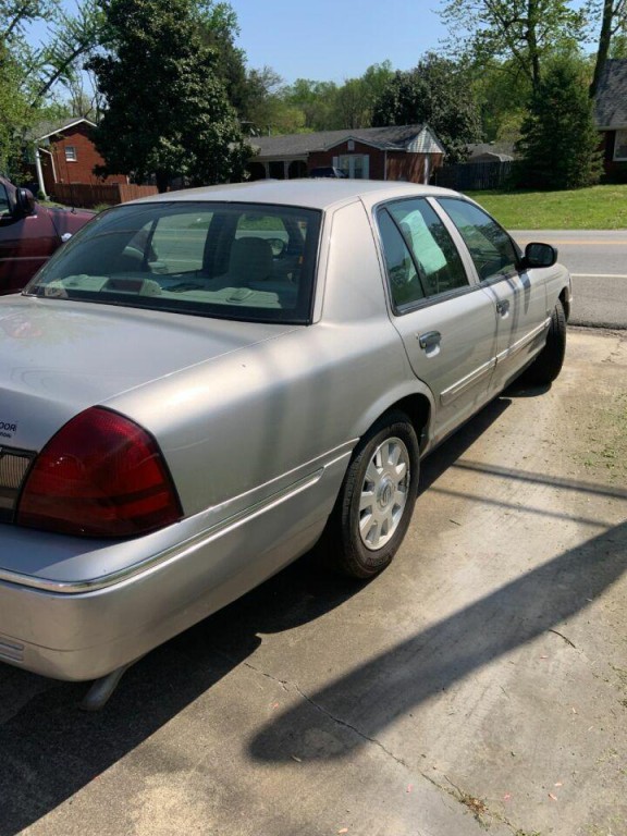 2008 Mercury Grand Marquis Image 5