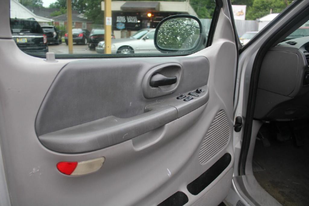 2002 Ford F-150 Image 10