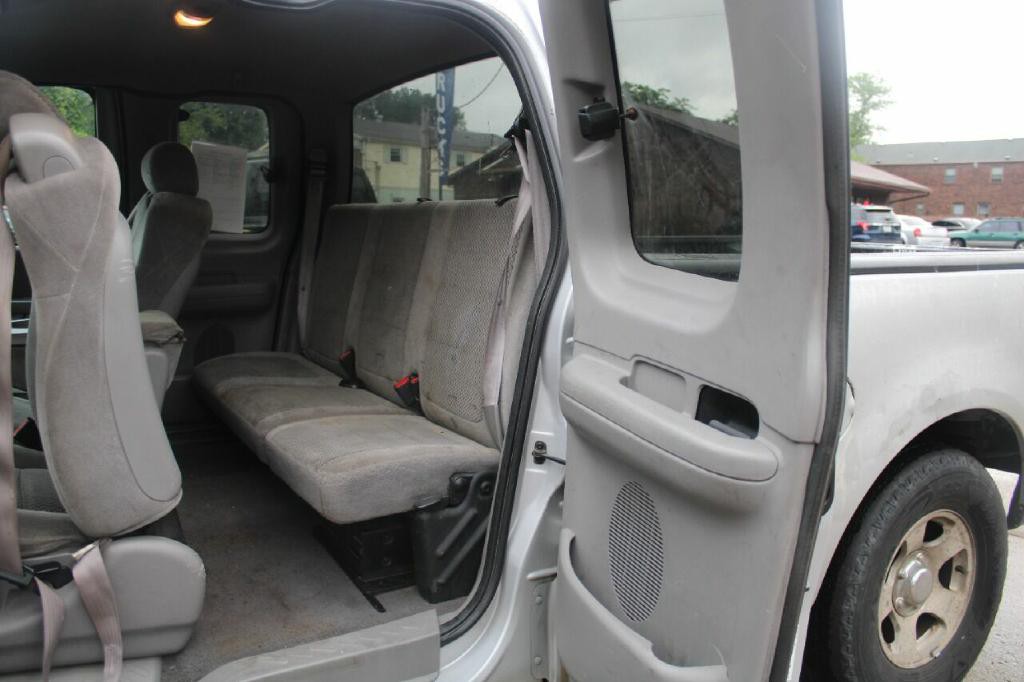 2002 Ford F-150 Image 13