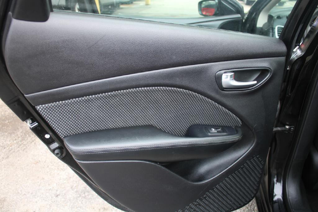 2015 Dodge Dart Image 17