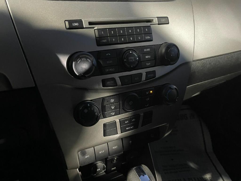 2010 Ford Focus Image 16