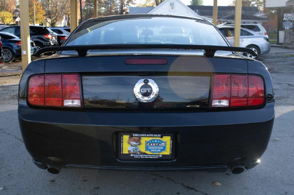2005 Ford Mustang Image 4